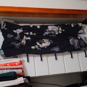 City chic black floral dress